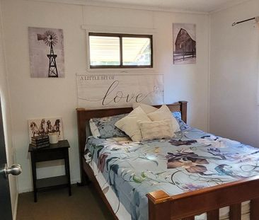 4 Bedroom Renovated and Furnished Home! - Photo 5