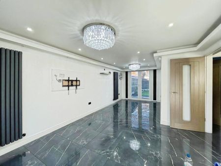 3 bedroom semi-detached house to rent - Photo 2