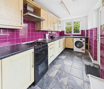 3 bedroom end of terrace house to rent - Photo 1