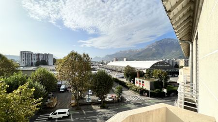Location Appartement 2 pièces 57m² GRENOBLE 38100 - Photo 4