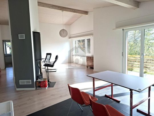 SPACIOUS, A VERDANT RESIDENTIAL NEIGHBORHOOD - Foto 1