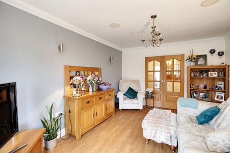 5 bedroom detached house to rent - Photo 4