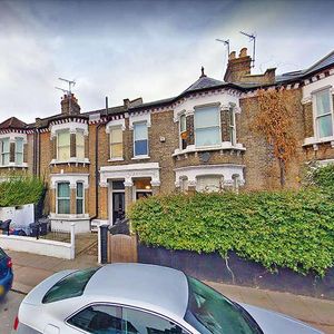 Bloemfontein Road, Shepherds Bush, London, W12 - Photo 3