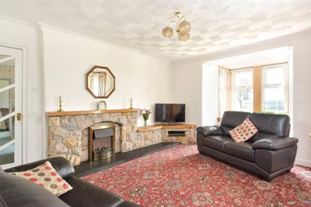 4 bedroom detached house to rent - Photo 2