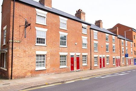 7 bedroom townhouse to rent - Photo 2