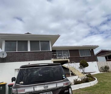165 HILLSIDE ROAD, PAPATOETOE - STUNNING 4-BEDROOM BRICK & TILE HOME! - Photo 2