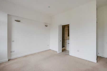 3 bedroom flat to rent - Photo 5