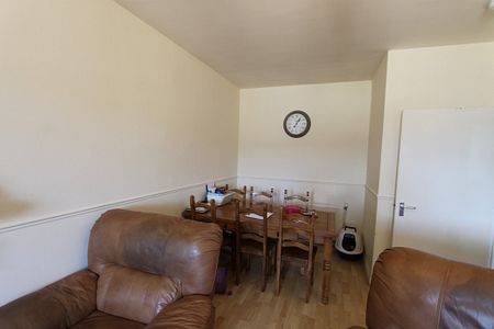 2 Bedroom Property To Rent - Photo 2