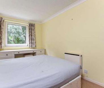 Surbiton, Surrey, KT6 - Photo 5