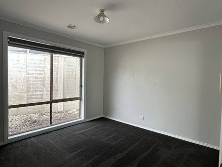 21 Romney Crescent,, SHEPPARTON VIC 3630 - Photo 4