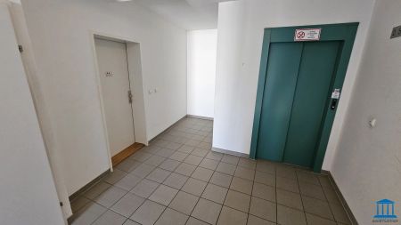 Zentrumsnahe Mietwohnung im 2. Liftstock mit Balkon/Loggia inkl. Tiefgaragen-Parkplatz - Photo 3