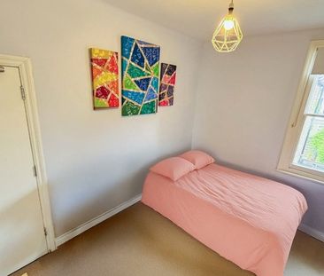 Room in a Shared House, With Garden And Jacuzzi, SW18 - Photo 2