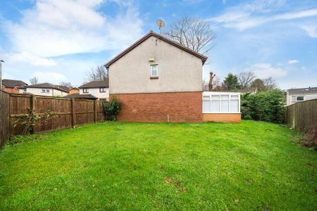 4 bedroom detached house to rent - Photo 3