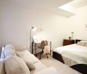 Carrer de Balmes, Barcelona, Catalonia 08007 - Photo 2