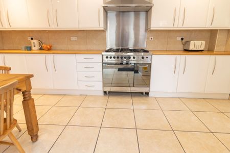 Okehampton Road Room 5 - Photo 5