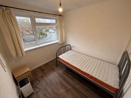 3 bedroom semi-detached house to rent - Photo 2