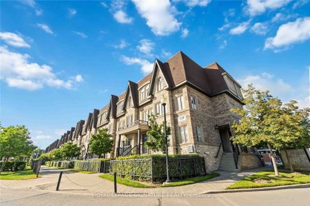 Condo Townhouse For Lease | N8060598 - Photo 2