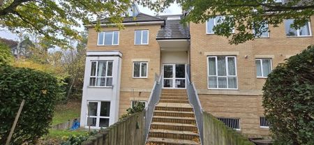 Sporton Court, 49 Drapers Road, Enfield EN2 8GZ, Property for rent - Photo 4