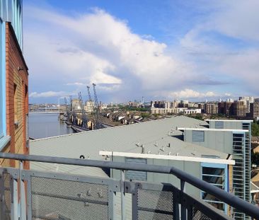 1 Bed Penthouse, Western Beach Apartments, E16 - Photo 5