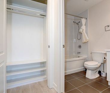 For Lease - 555 William Graham Drive Unit# 428, Aurora, Ontario - Photo 6