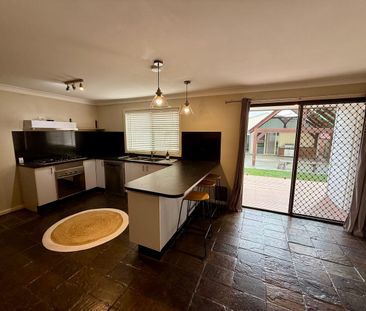 Three bedroom Home in Lithgow CBD - Photo 5