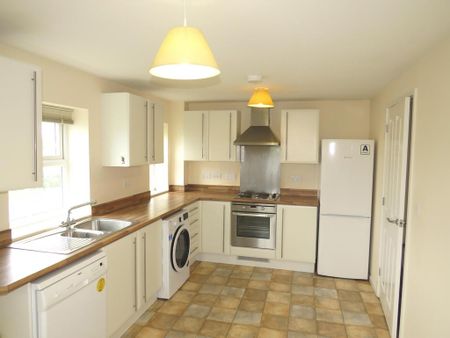 2 bedroom apartment to rent - Photo 4