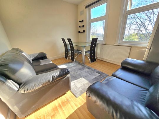 TWO BEDROOM FLAT TO RENT DALLAS ROAD HENDON NW4 - Photo 1