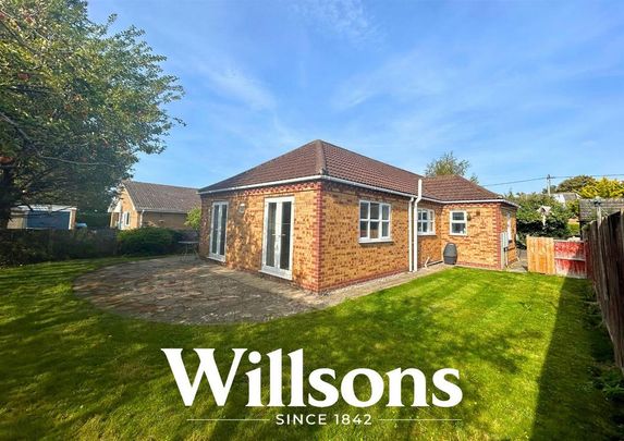 3 bedroom detached bungalow to rent - Photo 1