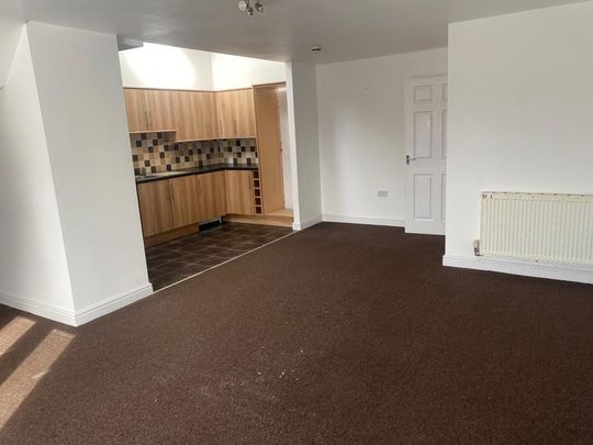3 bedroom flat to rent - Photo 1