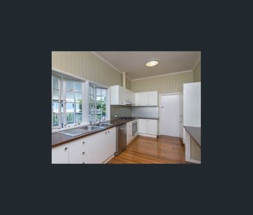 CUTE CHARACTER COTTAGE IN PADDINGTON - Photo 3