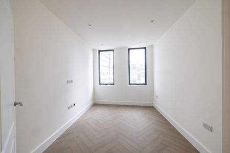 To Let 2 Bedroom Apartment - Photo 2