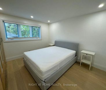 Detached Home For Lease | W9229490 - Photo 5