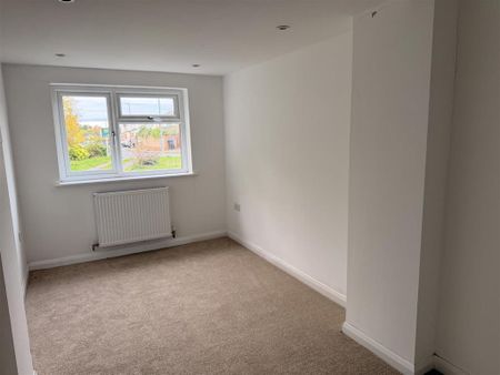 3 bedroom detached house to rent - Photo 4