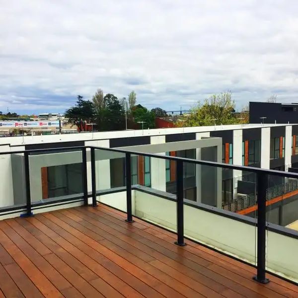 “Contemporary Luxury Townhouse with city views at Port Melbourne” - Photo 1