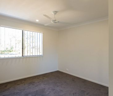 Spacious Townhouse Available Now! - Photo 3