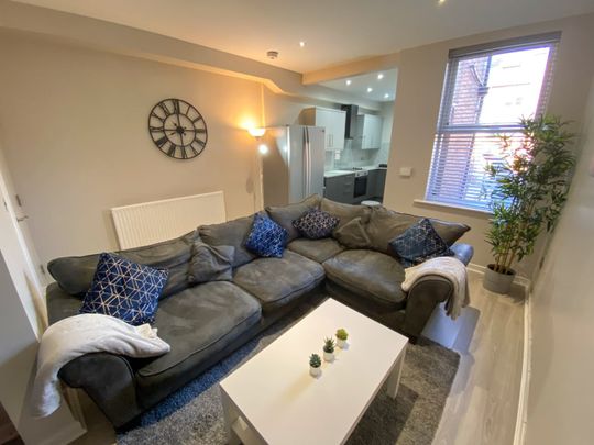 5 Bed Terraced House, Queens Road, S2 - Photo 1