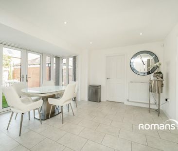 4 bedroom detached house to rent - Photo 4