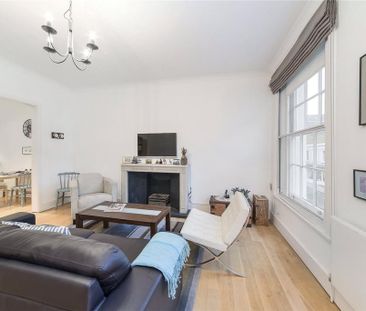 2 bedroom mews to rent - Photo 2