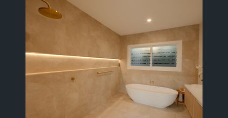 Where Coastal Sophistication Meets Contemporary Luxury - Photo 3