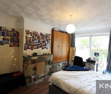4 bedroom semi-detached house to rent - Photo 4