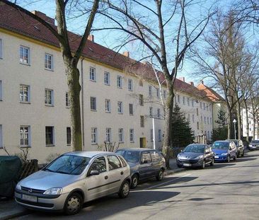 3-Zimmer in Berlin Neu-Westend m. Balkon und guter Ausstattung - Photo 1