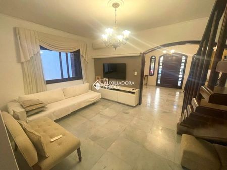 Casa com 4 quartos e 173m² para alugar em Santa Cecília, Porto Alegre. - Foto 2