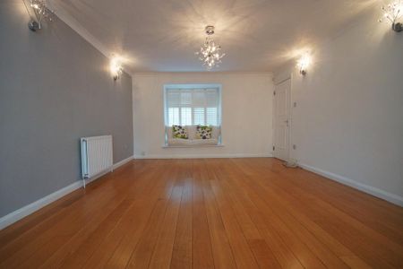 4 bedroom end of terrace house to rent - Photo 2