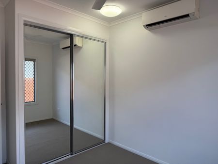 MODERN 4 BEDROOM, 2 BATHROOM HOME IN IDALIA + POOL + SEPARATE LIVING ROOM + RIVERSIDE! - Photo 4