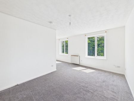 2 bedroom Flat To Let - Photo 5