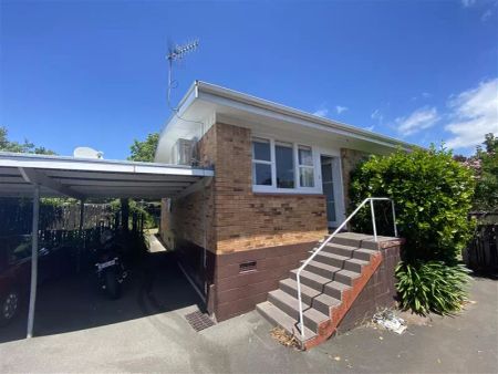 FRESHLY PAINTED TWO BEDROOM UNIT - Photo 3