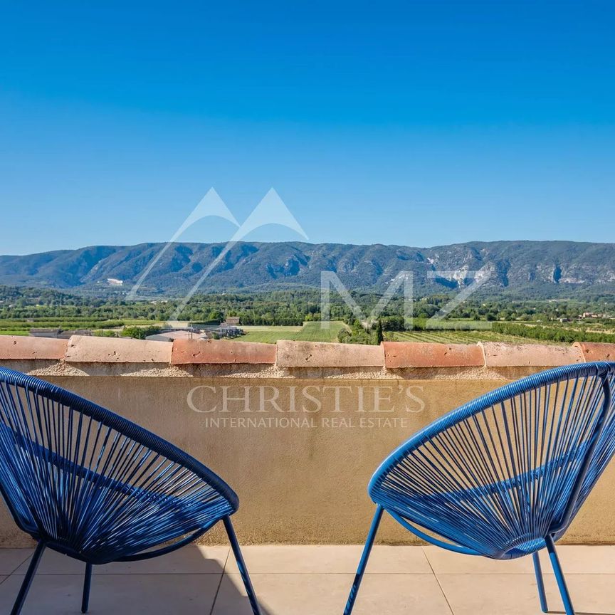 Gordes - Belle maison de vacances avec piscine chauffée et vue exceptionnelle sur le Luberon - Photo 1