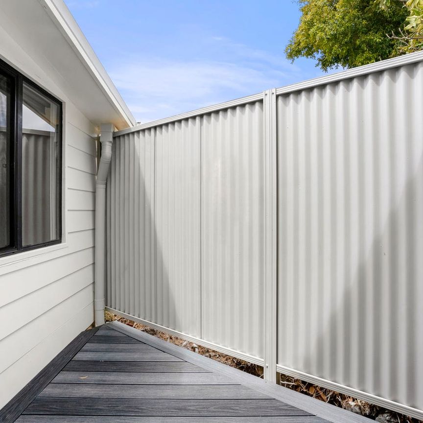 Available NOW -Stylish & Modern Unit with FREE Internet! - Photo 1