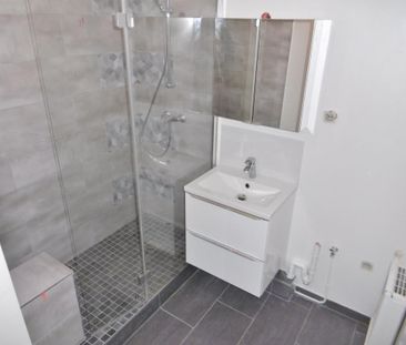 Location Appartement 1 pièce 28m² ST MAUR DES FOSSES 94100 - Photo 2