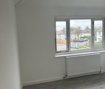 3 bed Semi-detached in Camden gardens , Thornton Heath, CR7 8AY - Photo 6